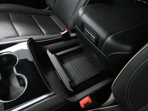 Used 2025 Chevrolet Suburban Premier image 29