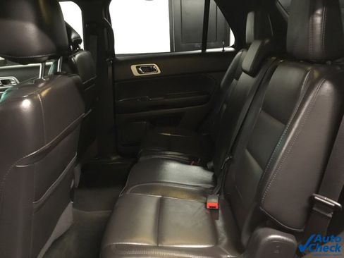 Used 2015 Ford Explorer XLT w/ Equipment Group 202A image 29
