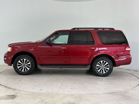 Used 2016 Ford Expedition XLT AWD/4WD image 2