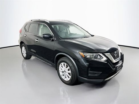 Used 2019 Nissan Rogue SV image 1