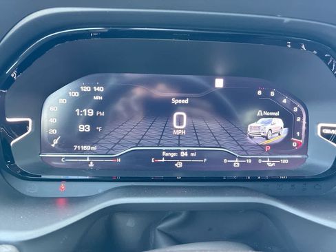 Used 2022 GMC Yukon XL Denali image 12