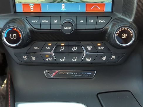Used 2019 Chevrolet Corvette Stingray Coupe RWD image 17