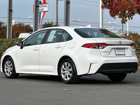 Used 2024 Toyota Corolla LE image 6