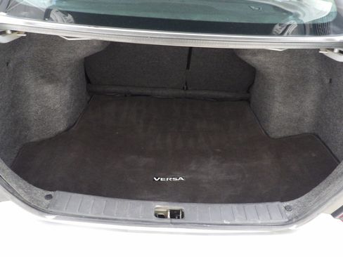 Used 2018 Nissan Versa SV image 6