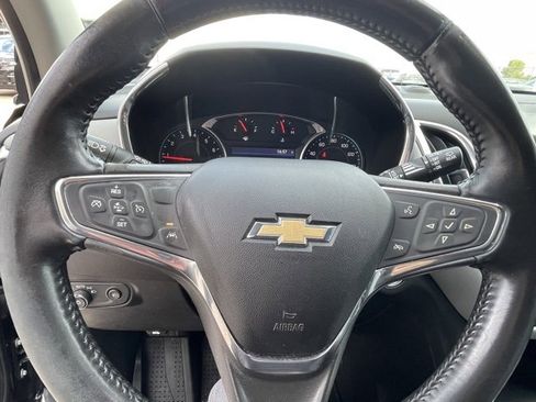 Used 2020 Chevrolet Equinox LT image 19