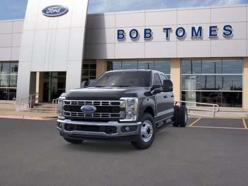 New 2025 Ford F350 XL w/ XL Chrome Package image 2