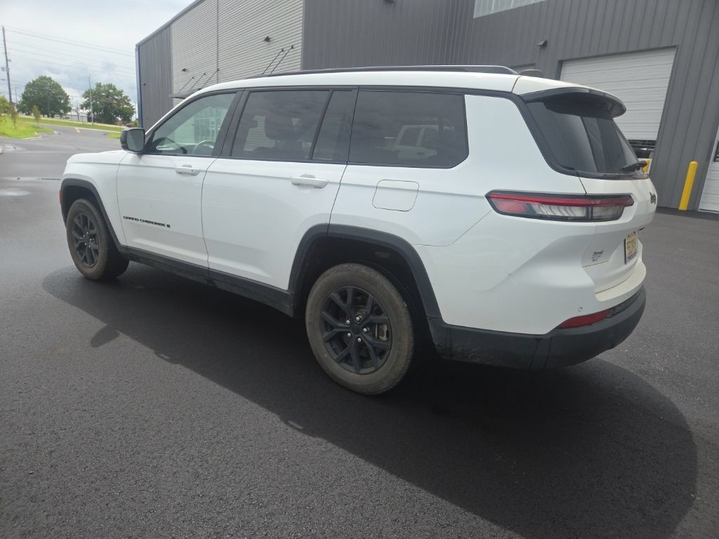Used 2024 Jeep Grand Cherokee L Laredo RWD image 7