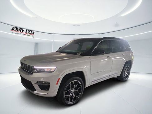 New 2025 Jeep Grand Cherokee Summit AWD/4WD image 7