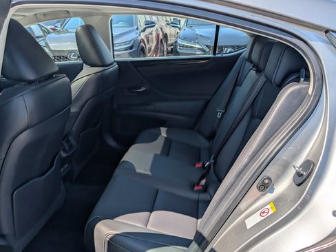 Used 2019 Lexus ES 350 w/ Premium Package FWD image 15