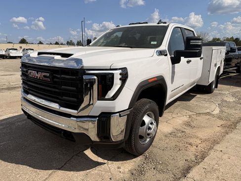 New 2025 GMC Sierra 3500 Pro w/ Convenience Package AWD/4WD image 1