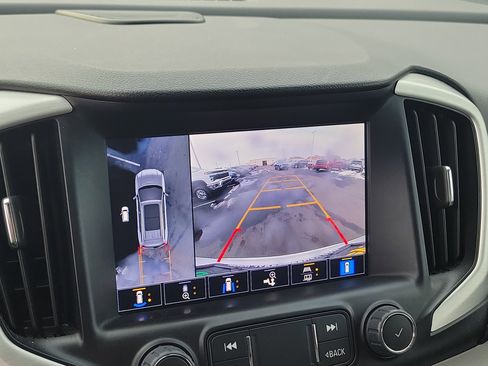 Used 2024 GMC Terrain SLT w/ Infotainment Package II image 23