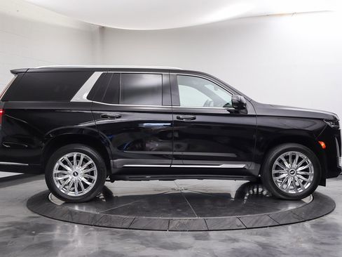 Used 2021 Cadillac Escalade Premium Luxury AWD/4WD image 6