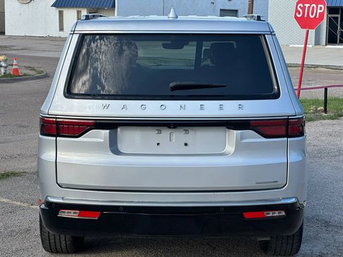 Used 2022 Jeep Wagoneer Series III w/ Flexible Seating Group RWD image 5