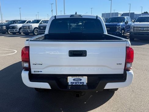 Used 2020 Toyota Tacoma SR image 33