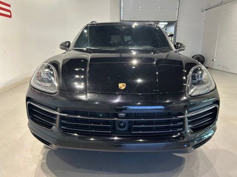Used 2023 Porsche Cayenne AWD/4WD image 11