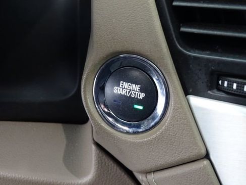 Used 2018 GMC Yukon SLT w/ Open Road Package image 10