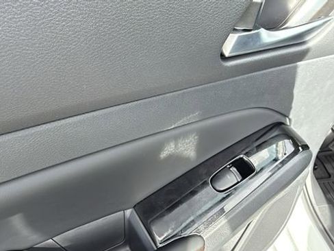 New 2025 Nissan Altima 2.5 SR image 14