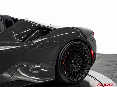 Used 2024 Ferrari SF90 Spider image 23