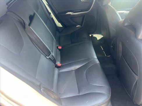 Used 2018 Volvo V60 T5 Cross Country Platinum image 26