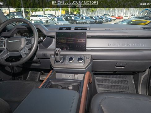 Used 2024 Land Rover Defender 110 X AWD/4WD image 9