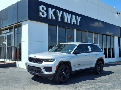 Used 2022 Jeep Grand Cherokee Altitude