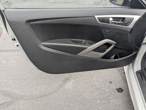 Used 2013 Hyundai Veloster RE:MIX Edition image 14