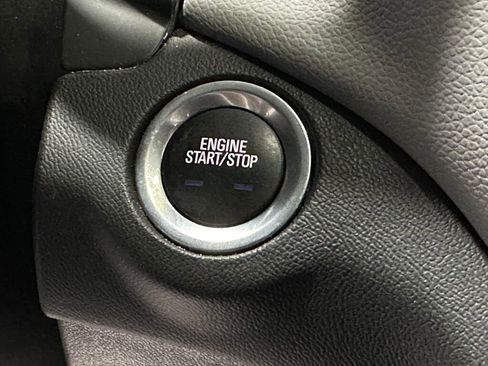 Used 2023 Chevrolet Equinox LT w/ Driver Convenience Package image 16