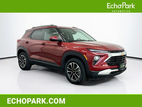 Used 2025 Chevrolet TrailBlazer LT AWD/4WD image 1