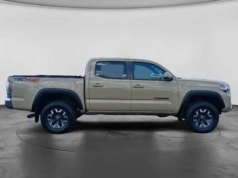 Used 2020 Toyota Tacoma TRD Off-Road AWD/4WD image 4