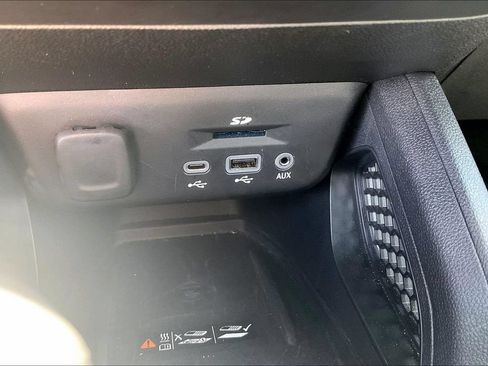 Used 2022 Chevrolet TrailBlazer RS w/ Technology Package FWD image 16