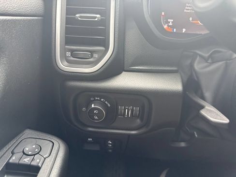 Used 2025 RAM 1500 Big Horn AWD/4WD image 18