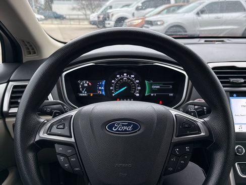 Used 2019 Ford Fusion SE image 31