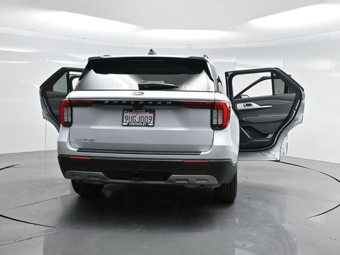 Used 2025 Ford Explorer Active w/ Active Comfort Package RWD image 51