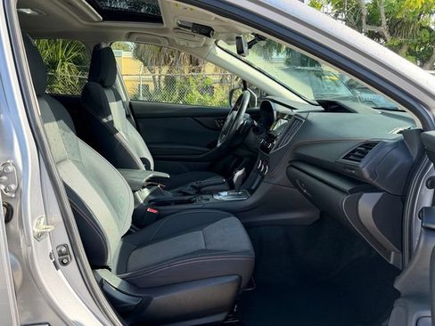Certified 2021 Subaru Crosstrek 2.0i Premium w/ Moonroof Package AWD/4WD image 17