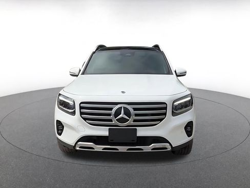 Used 2025 Mercedes-Benz GLB 250 4MATIC image 3