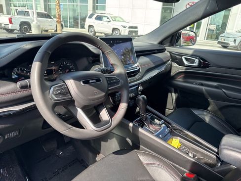 Used 2025 Jeep Compass Trailhawk w/ Trailer Tow Group image 13