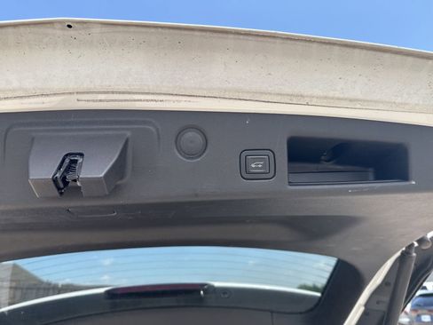 Used 2019 Chevrolet Equinox LT FWD image 28