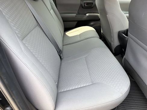 Used 2022 Toyota Tacoma SR5 w/ Technology Package RWD image 36