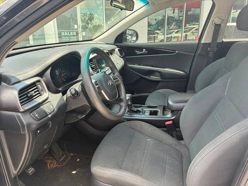 Used 2020 Kia Sorento FWD V6 image 12