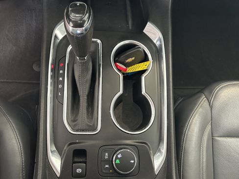 Used 2020 Chevrolet Traverse Premier FWD image 16