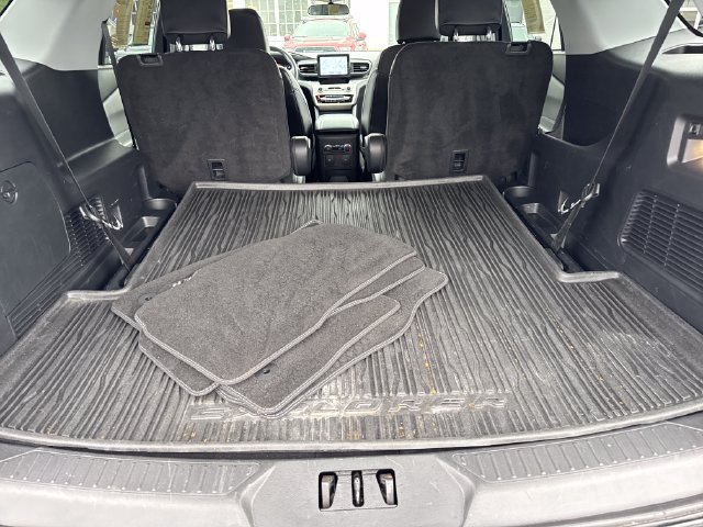 Used 2023 Ford Explorer XLT w/ Equipment Group 202A AWD/4WD image 25