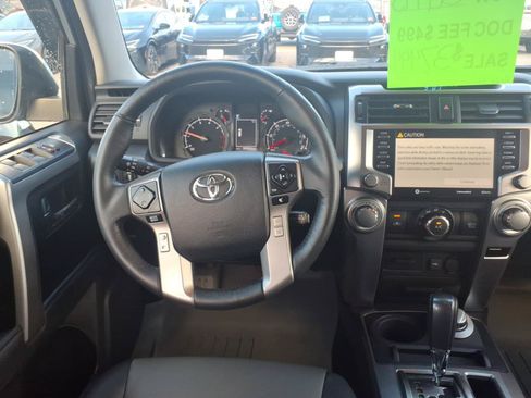 Used 2020 Toyota 4Runner SR5 Premium w/ Moonroof Package AWD/4WD image 9