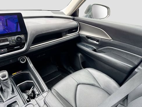 Used 2024 Toyota Grand Highlander XLE FWD image 22