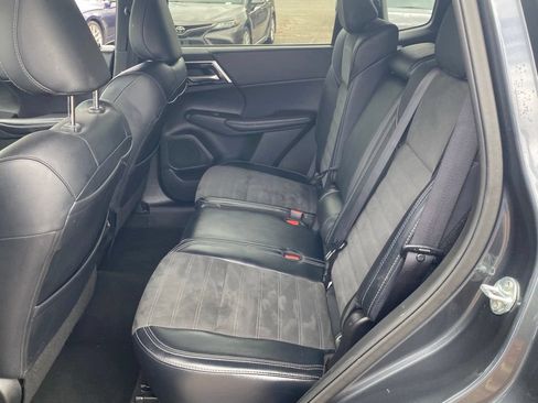 Used 2024 Mitsubishi Outlander SE AWD/4WD image 8