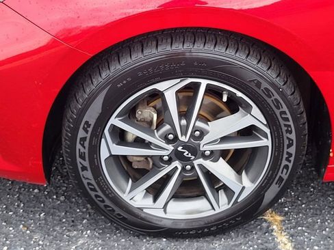 Used 2023 Kia Forte LXS image 8