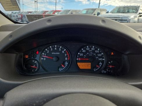 Used 2012 Nissan Frontier SV image 19