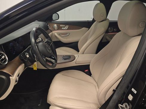 Used 2022 Mercedes-Benz E 350 Sedan w/ AMG Line Exterior image 4