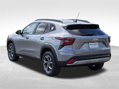 New 2026 Chevrolet Trax LT w/ Driver Confidence Package FWD image 5