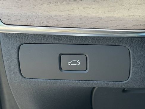 New 2026 Volvo XC90 B5 Core AWD/4WD image 24