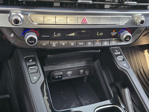 Used 2025 Kia Telluride SX Prestige AWD/4WD image 20